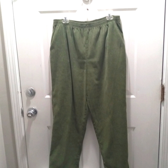 Olive Green Faux Suede Pants Baxter & Wells  Size 16 - Picture 1 of 4